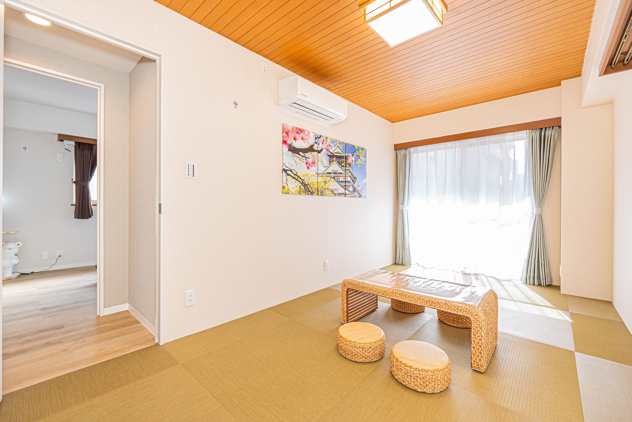 Spacious tatami room